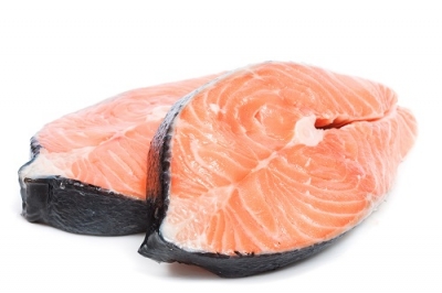 Nasce assim o salmão da Noruega que comemos