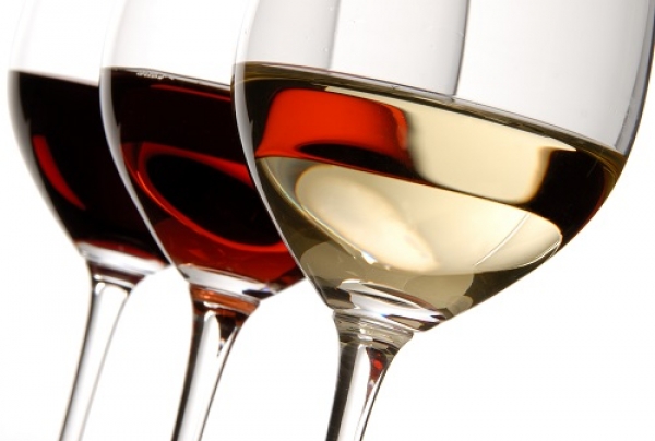 UE adota medidas para proteger vinhos europeus de tarifas adicionais dos EUA