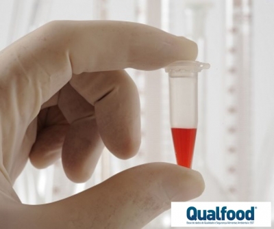 A fermentação de precisão permite obter proteína de frango fermentada segura e nutritiva para alimentos para animais de companhia