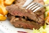 Sabe qual é a melhor forma de descongelar carne?