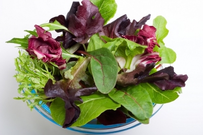 Saladas embaladas podem ser perigosas